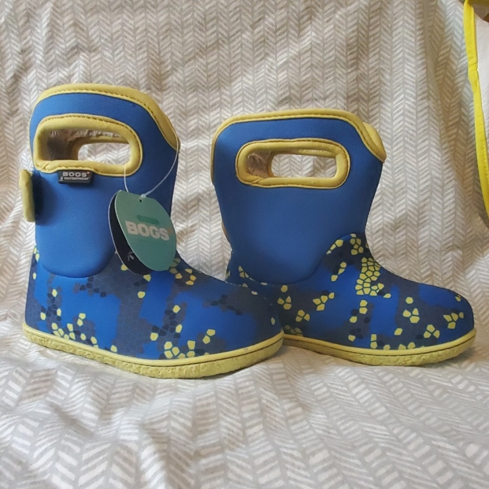 Baby Bogs Axel Toddler 9 boots NWT